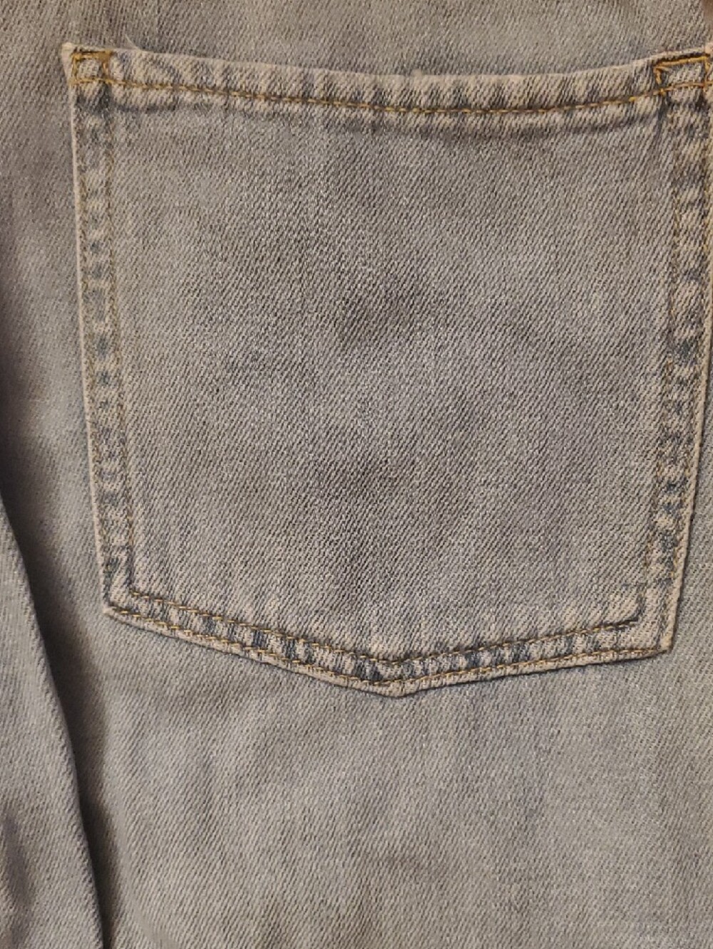 Light Wash Distressed Ripped Jeans - Picture 9 of 9